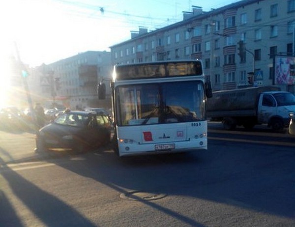 Водитель потерял сознание за рулем на колмогорова