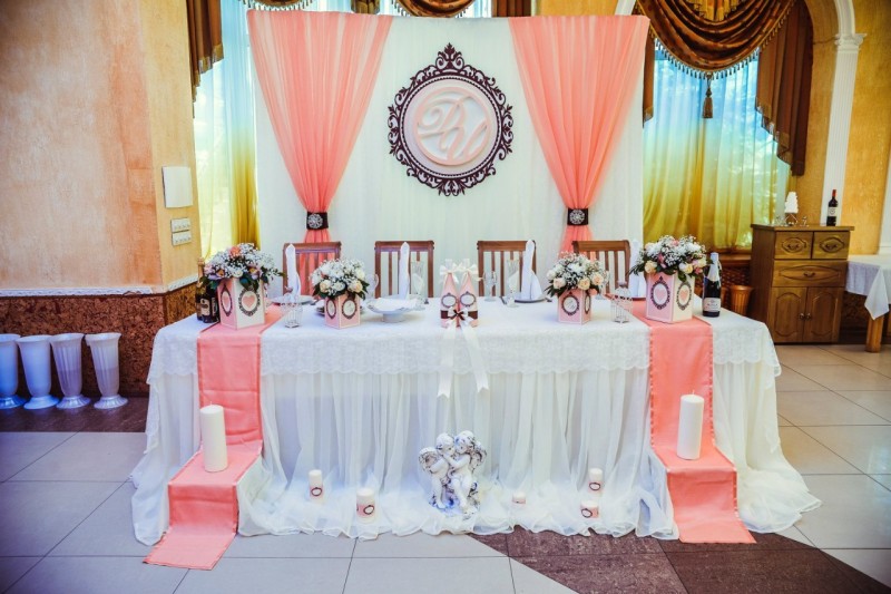 Оформление стола на свадьбу жениха и невесты