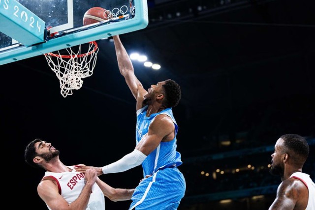 Баскетбол на Олимпиаде – 2024: дабл-дабл Адетокумбо не помог Греции в матче с Испанией, сейчас играют Австралия и Канада