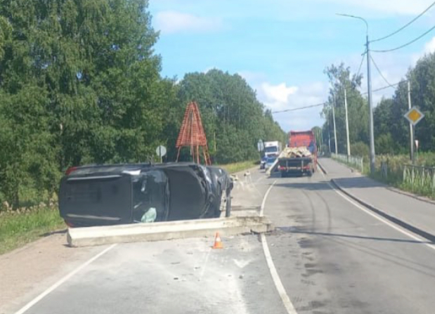 В Отрадном в ДТП с грузовиком пострадали два человека